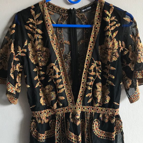 Deep V Romper - Picture 7 of 7